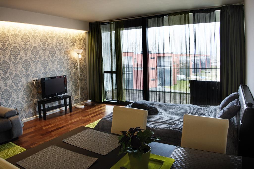 Modern Apartment With Lake View Balatonlelle Exterior photo