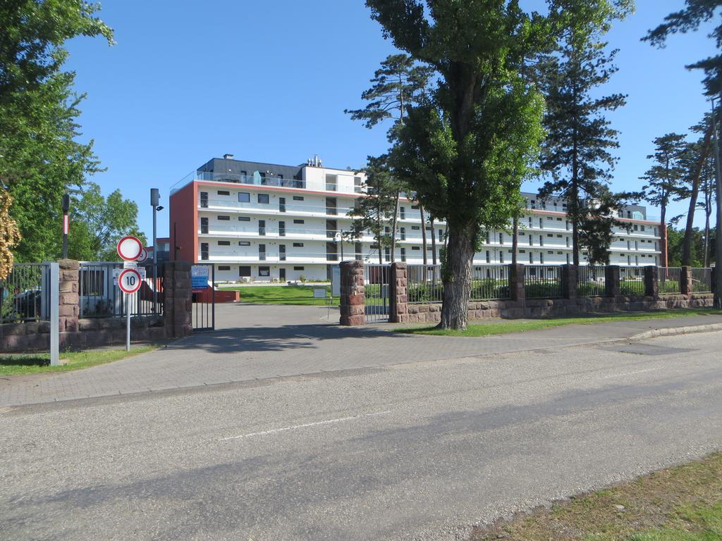 Modern Apartment With Lake View Balatonlelle Exterior photo